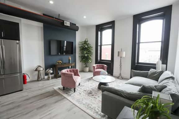 3B Stay in Downtown Easton 2BR - Image 1