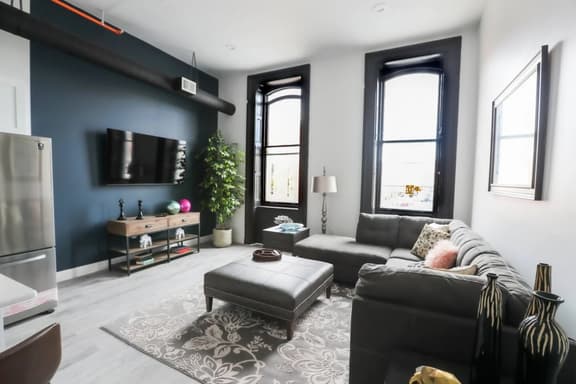 2B Stay at the Heart of Easton!
